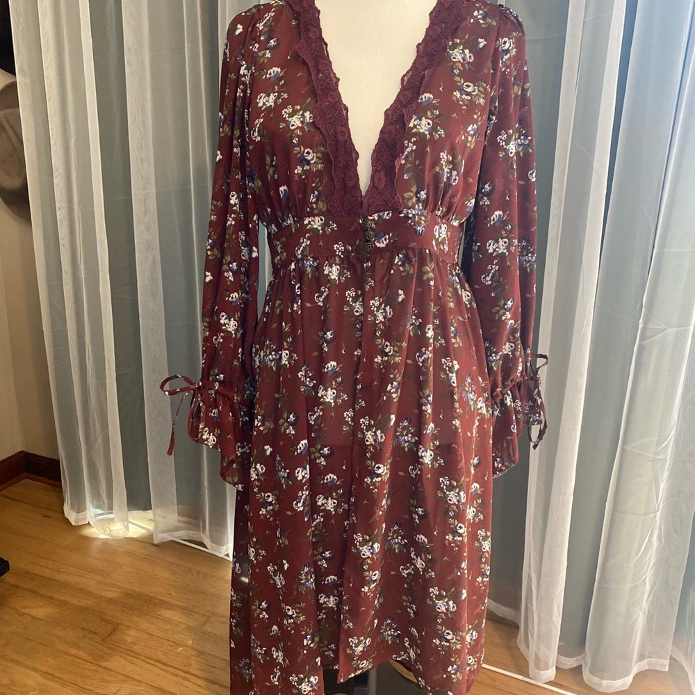 Gorgeous axes femme rose floral midi / maxi dress